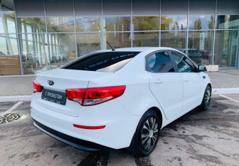 Подержанный автомобиль Kia Rio Sedan 2015 года (5 фото)