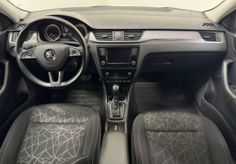 Подержанный автомобиль Skoda Rapid Liftback 2018 года (10 фото)