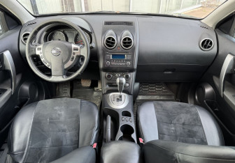 Подержанный автомобиль Nissan Qashqai 2012 года (9 фото)