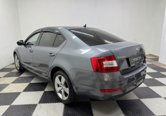 Подержанный автомобиль Skoda Octavia Liftback 2016 года (7 фото)