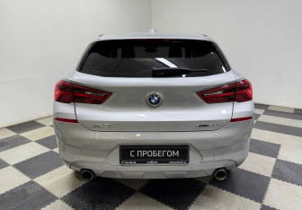 Подержанный автомобиль BMW X2 2018 года (6 фото)