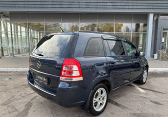 Подержанный автомобиль Opel Zafira Compactvan 2012 года (5 фото)