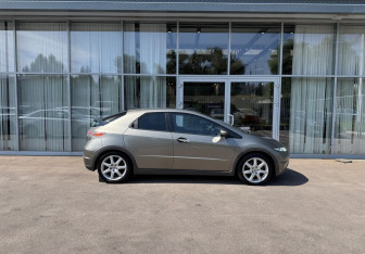 Подержанный автомобиль Honda Civic Hatchback 2008 года (4 фото)