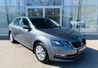 Подержанный автомобиль Skoda Octavia Liftback 2017 года (3 фото)