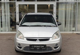 Подержанный автомобиль Mitsubishi Colt Hatchback 2005 года (2 фото)