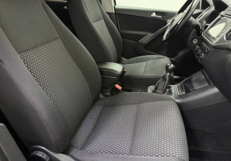 Подержанный автомобиль Volkswagen Tiguan 2009 года (9 фото)