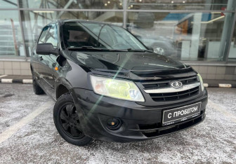 Подержанный автомобиль LADA (ВАЗ) Granta Sedan 2012 года (3 фото)