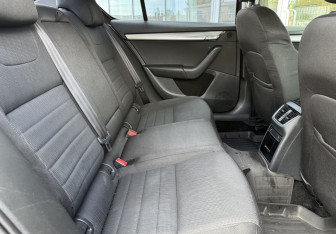 Подержанный автомобиль Skoda Octavia Liftback 2014 года (11 фото)