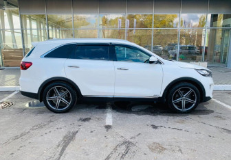 Подержанный автомобиль Kia Sorento 2018 года (4 фото)