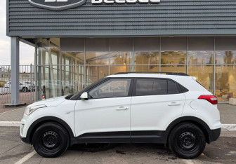 Подержанный автомобиль Hyundai Creta 2019 года (8 фото)