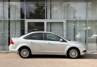 Подержанный автомобиль Ford Focus Sedan 2009 года (4 фото)