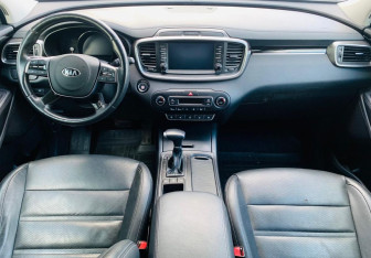 Подержанный автомобиль Kia Sorento 2018 года (11 фото)