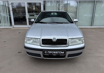 Подержанный автомобиль Skoda Octavia Liftback 2008 года (2 фото)