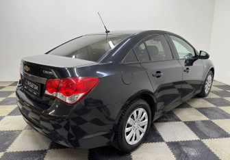 Подержанный автомобиль Chevrolet Cruze Sedan 2013 года (5 фото)
