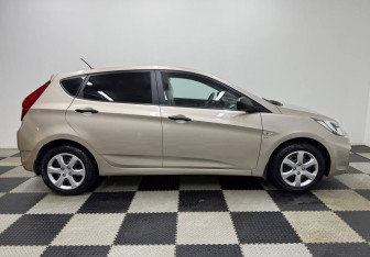 Подержанный автомобиль Hyundai Solaris Hatchback 2013 года (4 фото)