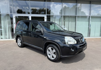 Подержанный автомобиль Nissan X-Trail 2007 года (3 фото)