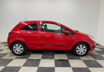 Подержанный автомобиль Opel Corsa 2007 года (4 фото)