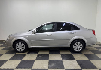 Подержанный автомобиль Chevrolet Lacetti Sedan 2011 года (8 фото)