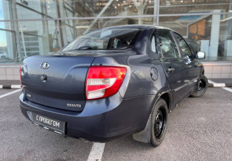 Подержанный автомобиль LADA (ВАЗ) Granta Sedan 2012 года (5 фото)
