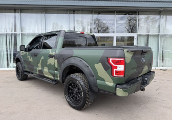 Подержанный автомобиль Ford F-150 2020 года (7 фото)