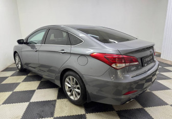 Подержанный автомобиль Hyundai i40 Sedan 2015 года (7 фото)