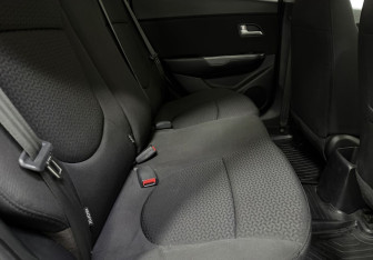 Подержанный автомобиль Kia Rio Sedan 2013 года (11 фото)