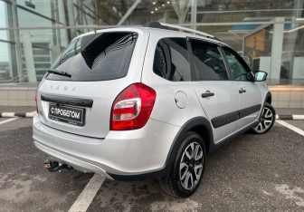 Подержанный автомобиль LADA (ВАЗ) Granta Wagon 2023 года (5 фото)