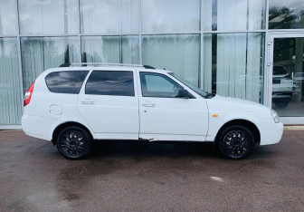 Подержанный автомобиль LADA (ВАЗ) Priora Wagon 2011 года (4 фото)