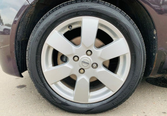 Подержанный автомобиль Nissan Micra Hatchback 2010 года (12 фото)