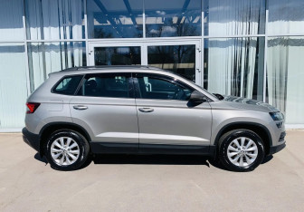 Подержанный автомобиль Skoda Karoq 2020 года (4 фото)