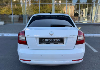 Подержанный автомобиль Skoda Octavia Wagon 2010 года (6 фото)