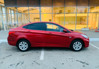 Подержанный автомобиль Hyundai Solaris Sedan 2014 года (4 фото)