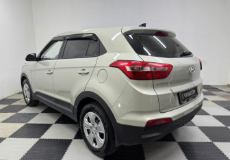 Подержанный автомобиль Hyundai Creta 2019 года (7 фото)