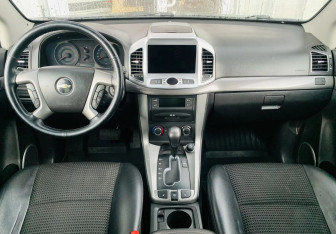 Подержанный автомобиль Chevrolet Captiva 2013 года (9 фото)