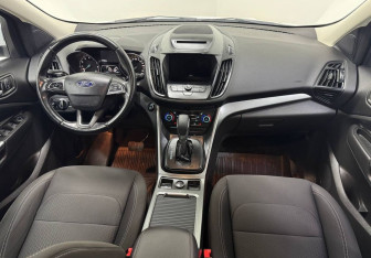 Подержанный автомобиль Ford Kuga 2018 года (10 фото)