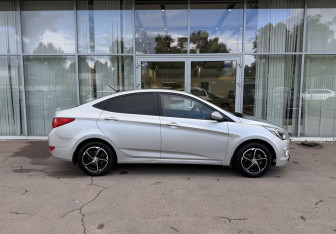 Подержанный автомобиль Hyundai Solaris Sedan 2016 года (4 фото)