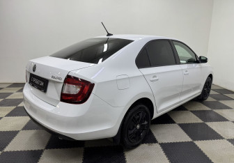 Подержанный автомобиль Skoda Rapid Liftback 2019 года (5 фото)