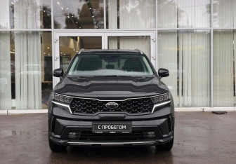Подержанный автомобиль Kia Sorento 2021 года (2 фото)