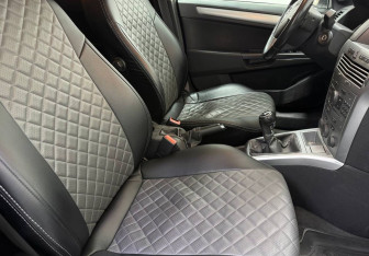 Подержанный автомобиль Opel Astra Wagon 2014 года (9 фото)