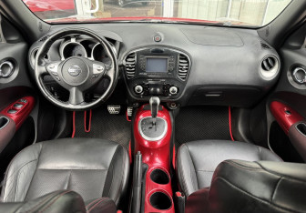 Подержанный автомобиль Nissan Juke 2011 года (9 фото)