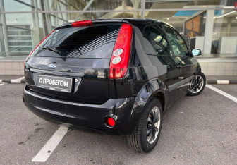 Подержанный автомобиль Ford Fiesta Hatchback 2008 года (5 фото)