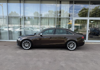 Подержанный автомобиль Audi A4 Sedan 2013 года (8 фото)