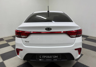 Подержанный автомобиль Kia Rio Sedan 2017 года (6 фото)