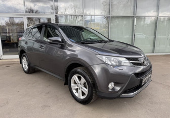 Подержанный автомобиль Toyota RAV4 2013 года (3 фото)
