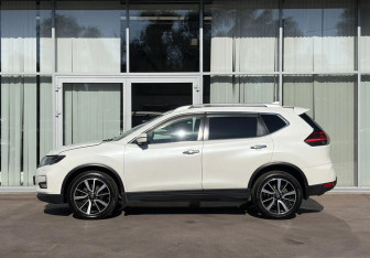 Подержанный автомобиль Nissan X-Trail 2019 года (8 фото)
