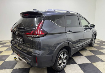 Подержанный автомобиль Mitsubishi Xpander 2022 года (5 фото)
