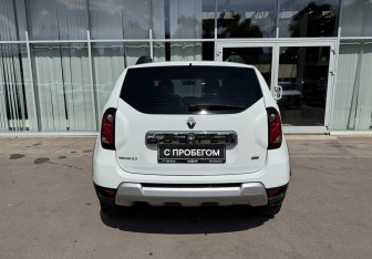 Подержанный автомобиль Renault Duster 2015 года (6 фото)