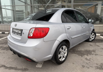 Подержанный автомобиль Kia Rio Sedan 2009 года (5 фото)