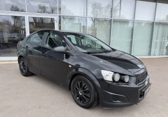 Подержанный автомобиль Chevrolet Aveo Sedan 2012 года (3 фото)