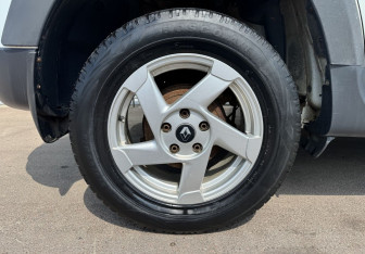 Подержанный автомобиль Renault Duster 2015 года (12 фото)